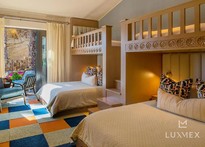 Two Neighboring Fully Staffed In Del Mar, Swimmable Beach! Villa *