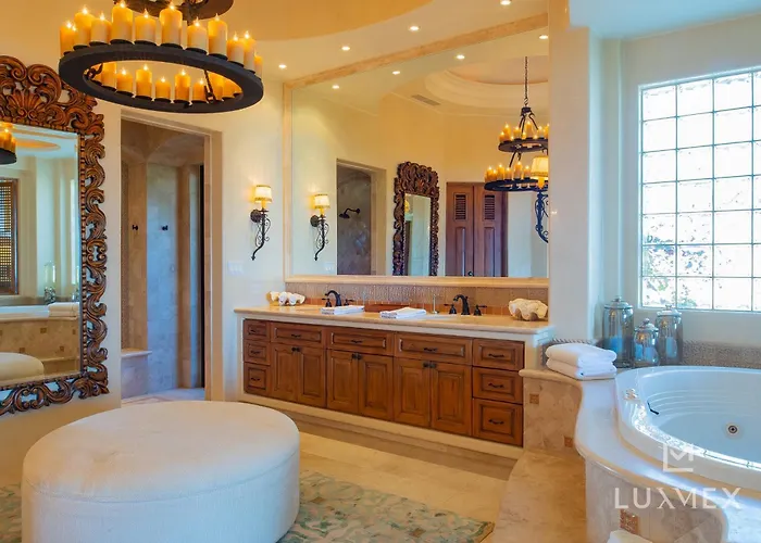 Two Neighboring Fully Staffed In Del Mar, Swimmable Beach! Villa San José del Cabo