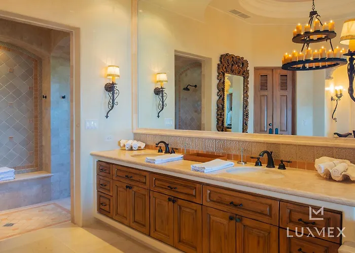 Villa Two Neighboring Fully Staffed In Del Mar, Swimmable Beach!