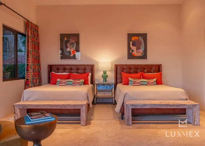 Two Neighboring Fully Staffed In Del Mar, Swimmable Beach! San José del Cabo