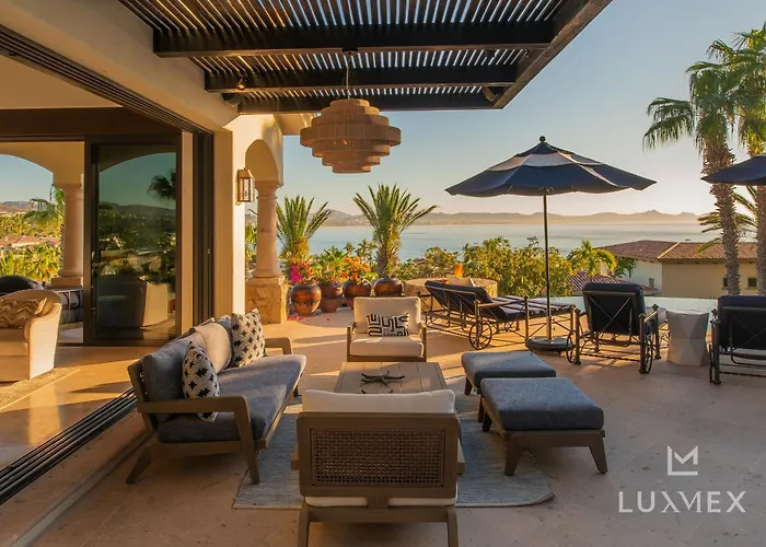 Villa Two Neighboring Fully Staffed In Del Mar, Swimmable Beach!